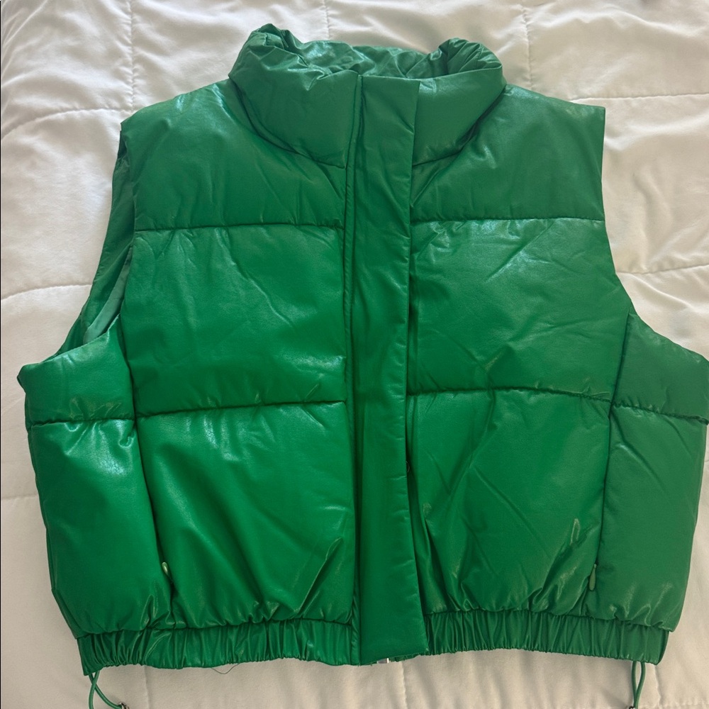 Coalition Green Cropped Puffer Vest size Large. Worn once!